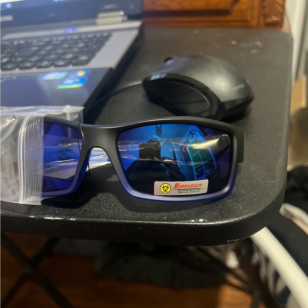 Biohazard sunglasses - Picture 2 of 5